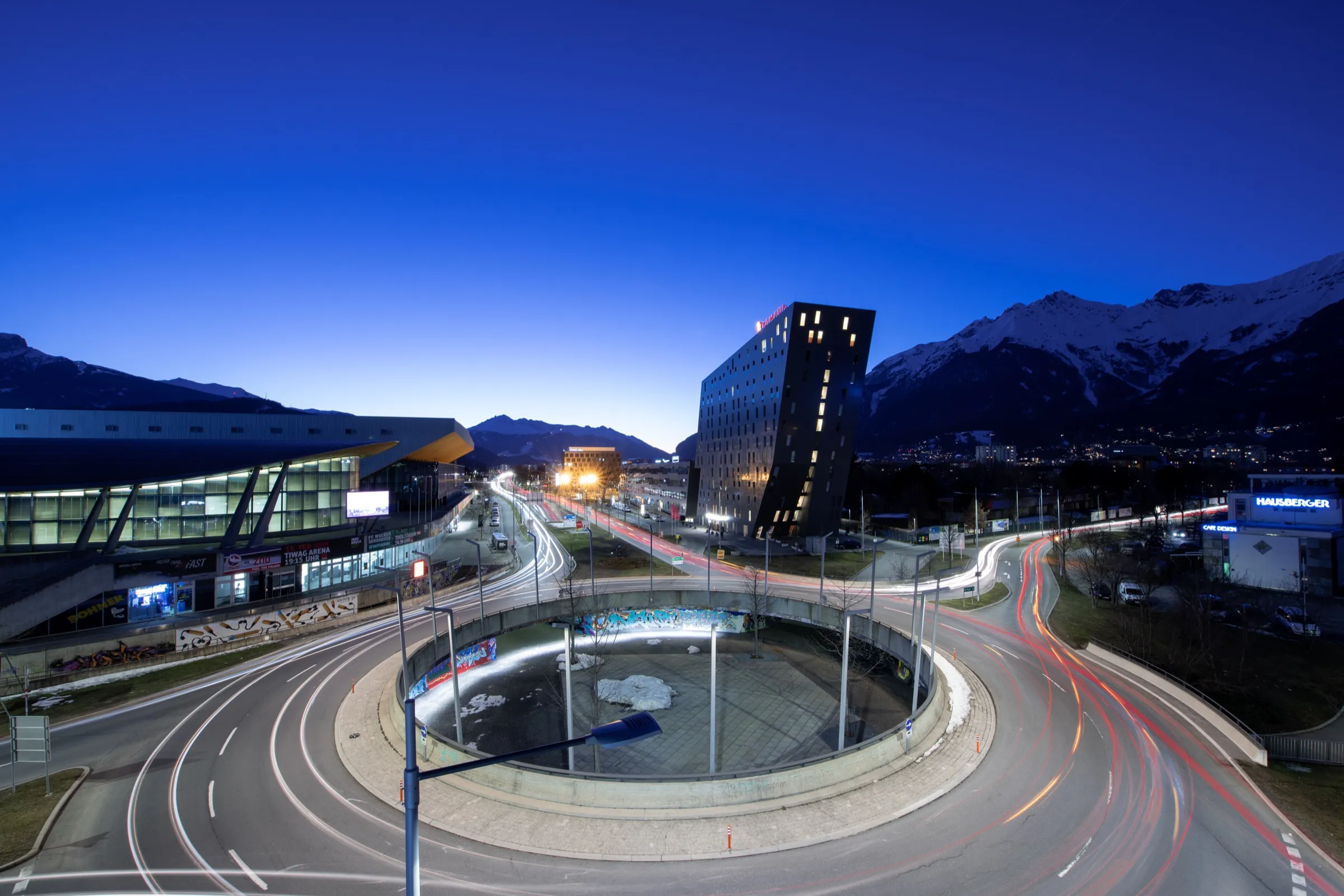 Evening view from the terrace of the Physio 1.0 practice in Innsbruck of the roundabout and the Nordkette mountains